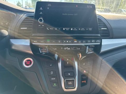 Used 2025 Honda Odyssey Sport-L image 18