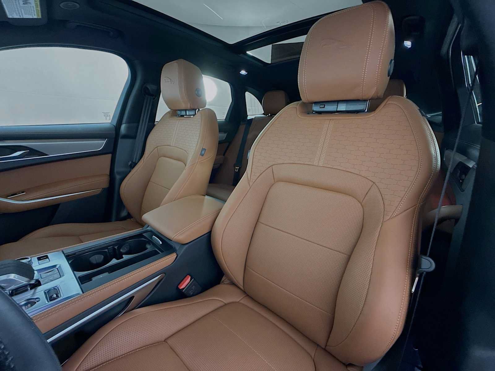 New 2025 Jaguar F-PACE R-Dynamic S AWD/4WD image 11