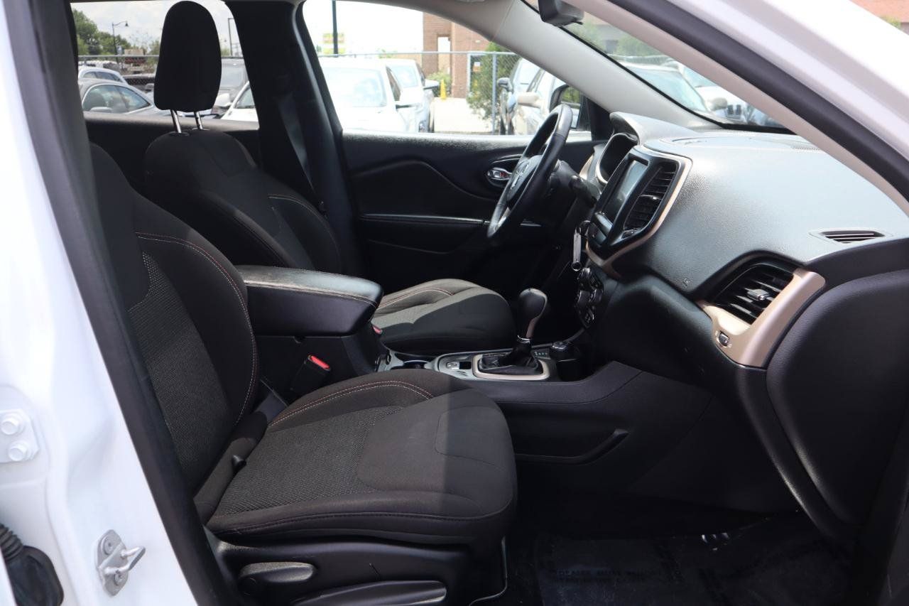 Used 2016 Jeep Cherokee 75th Anniversary AWD/4WD image 9