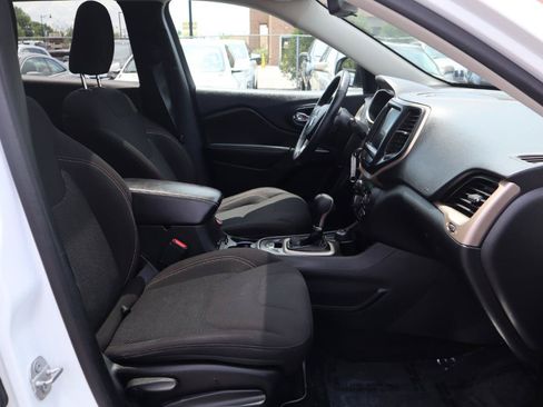 Used 2016 Jeep Cherokee 75th Anniversary AWD/4WD image 9