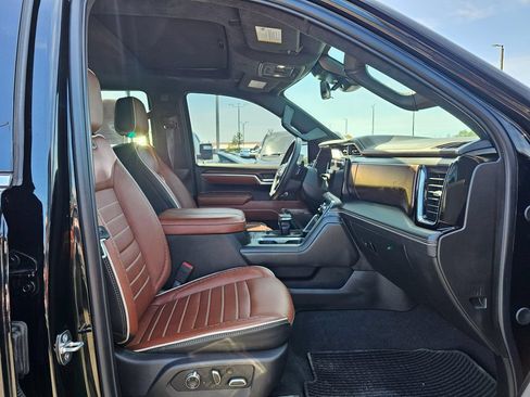 Used 2024 GMC Sierra 1500 Denali Ultimate AWD/4WD image 8