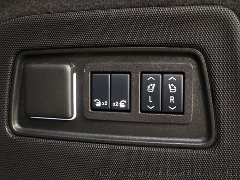 Used 2025 Cadillac Escalade ESV Sport Platinum w/ LPO, ONYX Package image 51