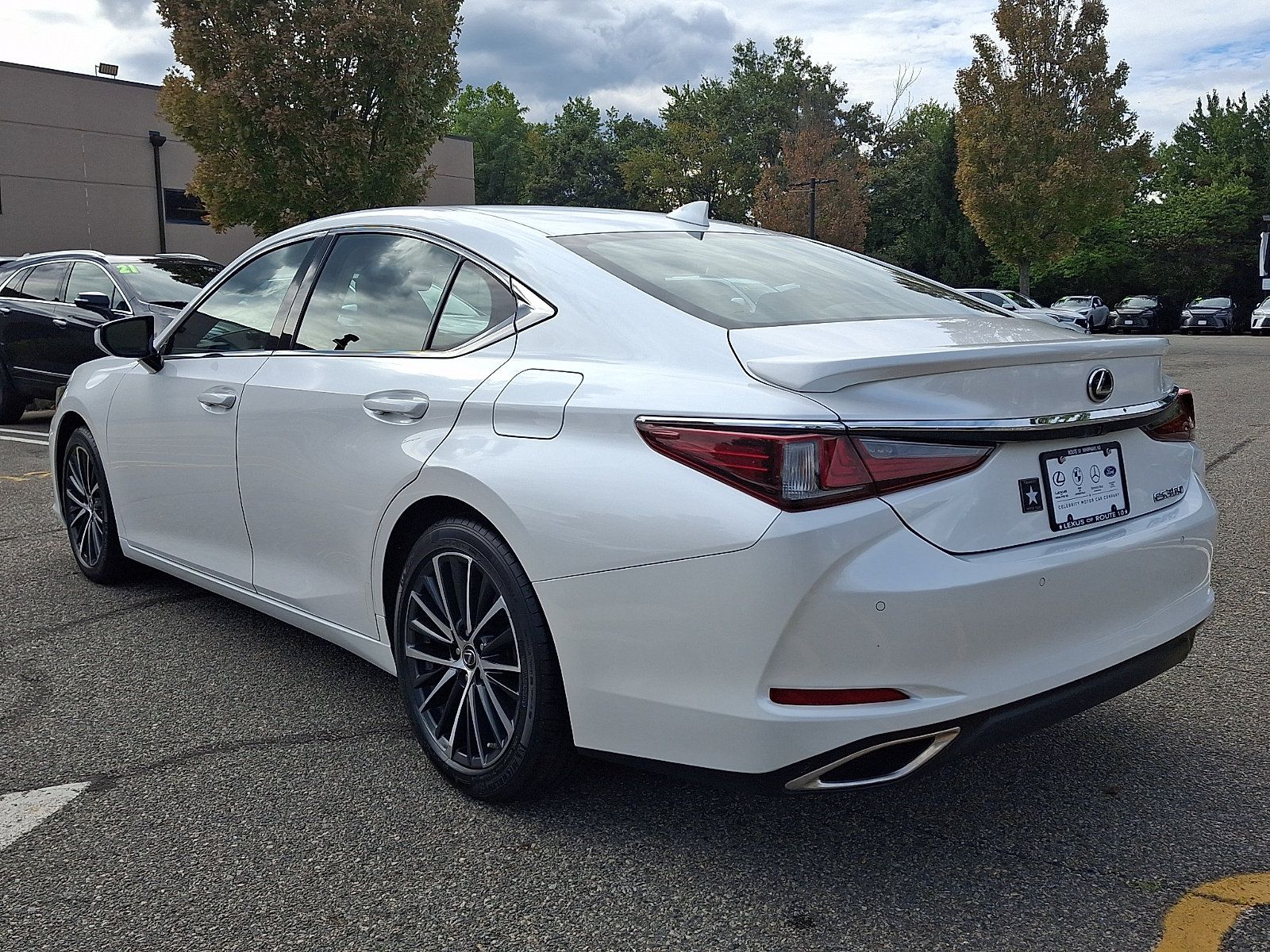Certified 2023 Lexus ES 350 w/ Premium Package FWD image 7