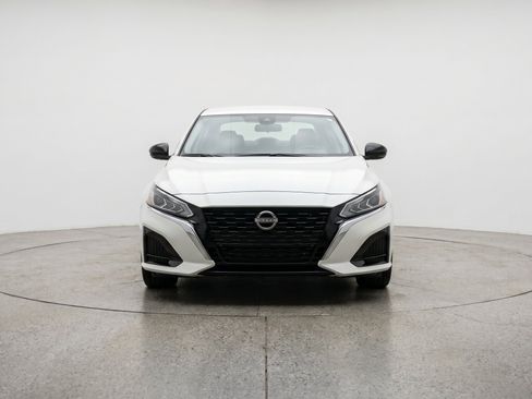 Used 2025 Nissan Altima 2.5 SV FWD image 2