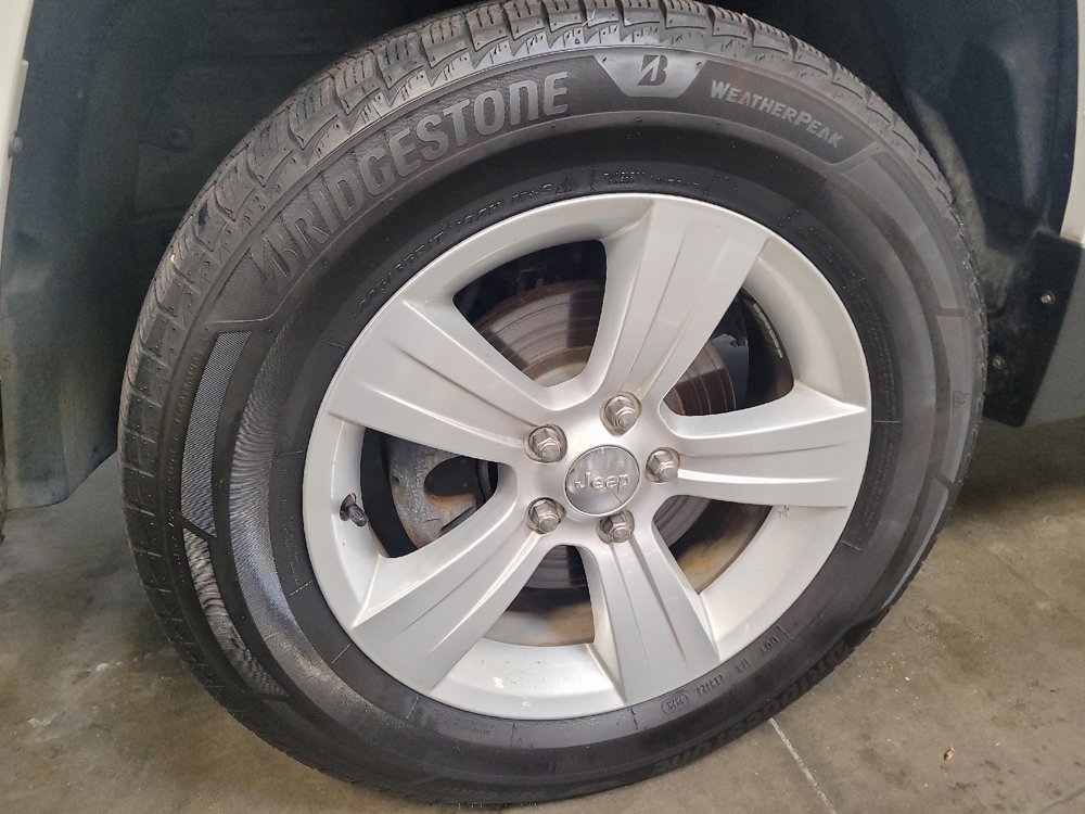 Used 2015 Jeep Patriot Latitude w/ All Weather Capability Group AWD/4WD image 31