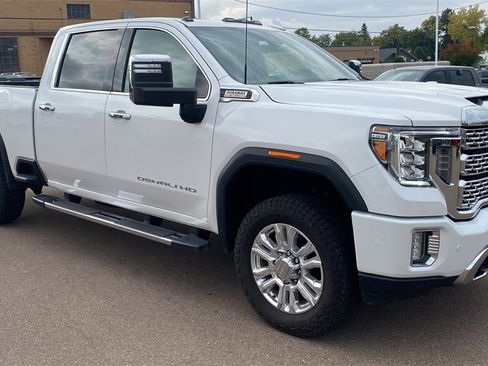 Used 2023 GMC Sierra 3500 Denali w/ Denali Ultimate Package image 3