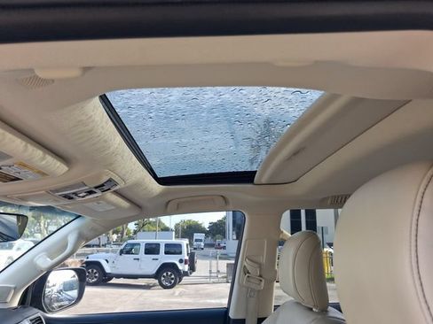 Used 2023 Lexus GX 460 Luxury w/ Accessory Package AWD/4WD image 13