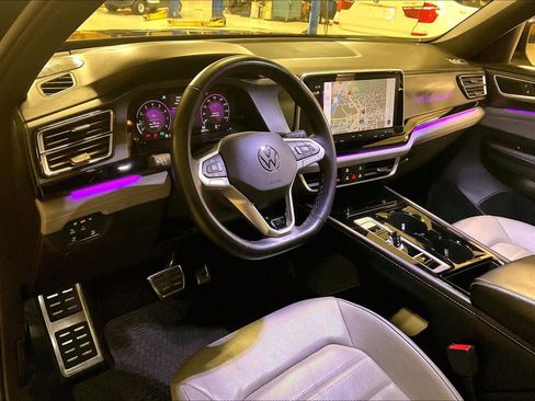 Used 2024 Volkswagen Atlas Cross Sport SEL R-Line image 16