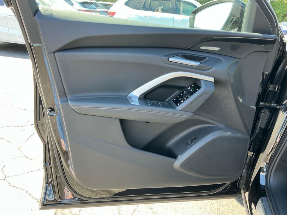 Used 2025 Audi Q5 Premium Plus w/ Premium Plus AWD/4WD image 32