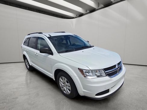 Used 2020 Dodge Journey SE FWD image 7
