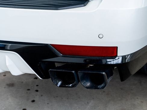 Used 2023 Cadillac Escalade V w/ LPO, ONYX Package image 32