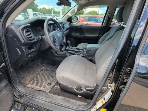 Used 2019 Toyota Tacoma SR w/ Four Season Floor Mat Package AWD/4WD image 12