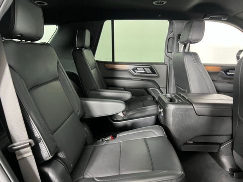 Used 2025 GMC Yukon Denali image 32