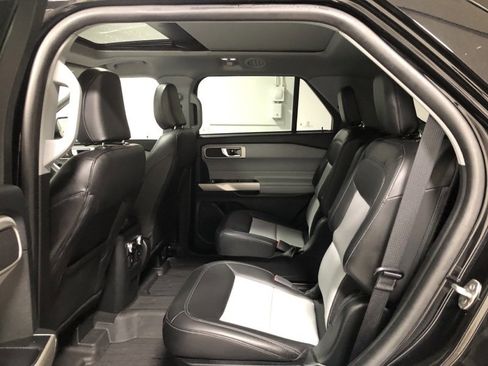Used 2023 Ford Explorer XLT w/ Equipment Group 202A image 17