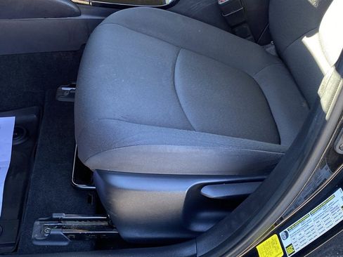 Used 2022 Toyota Corolla LE image 12