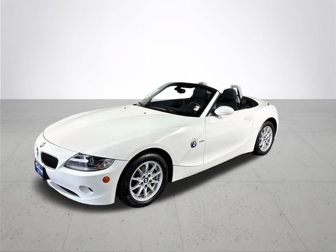 Used 2005 BMW Z4 2.5i RWD image 2