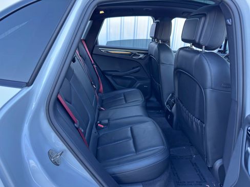 Used 2023 Porsche Macan image 42