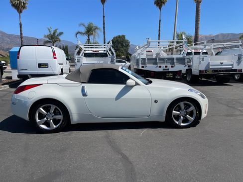 Used 2007 Nissan 350Z Touring image 6