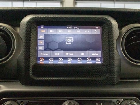 Certified 2020 Jeep Gladiator Sport w/ Quick Order Package 24S image 16