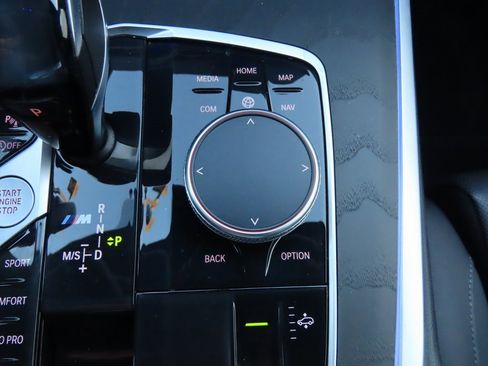 Used 2021 BMW X7 M50i image 32