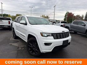 Used 2020 Jeep Grand Cherokee Altitude AWD/4WD image 1