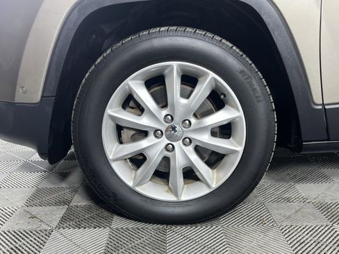 Used 2016 Jeep Cherokee Limited w/ Luxury Group image 10