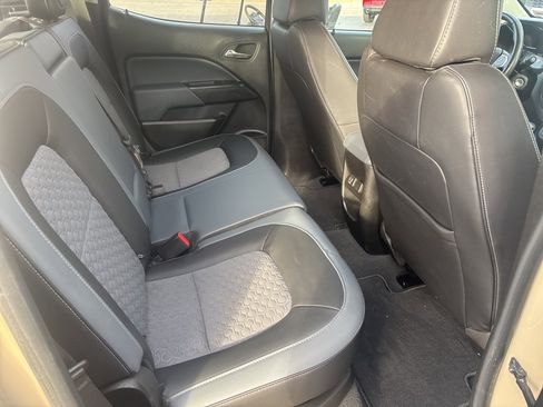 Used 2022 Chevrolet Colorado Z71 image 9