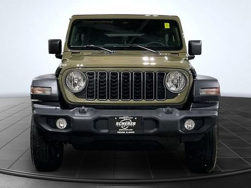 Used 2025 Jeep Wrangler Unlimited Sport AWD/4WD image 3