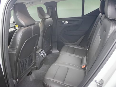 Certified 2025 Volvo XC40 B5 Plus image 20