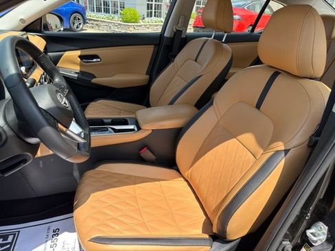Used 2025 Nissan Sentra SV w/ SV Premium Package FWD image 9