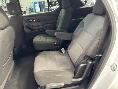 Used 2023 Chevrolet Traverse LT AWD/4WD image 37