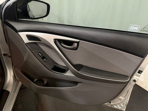 Used 2015 Hyundai Elantra SE w/ Option Group 02 image 29