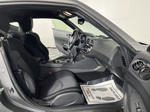 Used 2024 Nissan Z Performance w/ Floor Mat Package RWD image 34