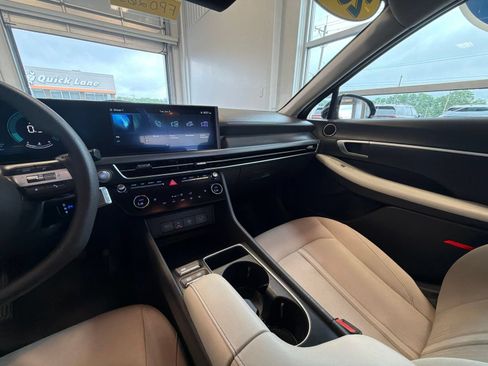 Used 2025 Hyundai Sonata SEL FWD image 20