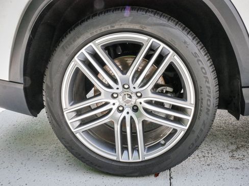 Used 2025 Mercedes-Benz GLS 450 4MATIC image 13