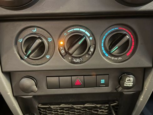 Used 2009 Jeep Wrangler X AWD/4WD image 14