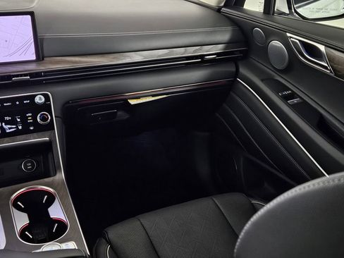 Used 2025 Genesis GV80 2.5T Prestige image 11