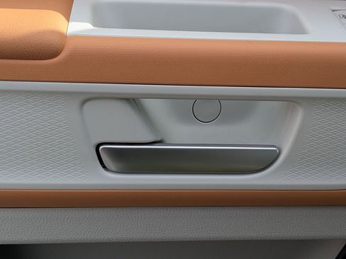 New 2025 Volkswagen ID. Buzz 1st Edition image 12