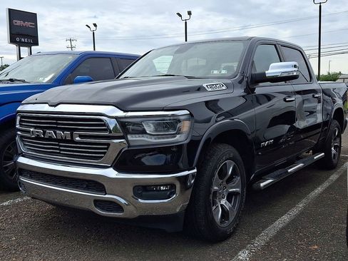 Used 2019 RAM 1500 Laramie AWD/4WD image 2