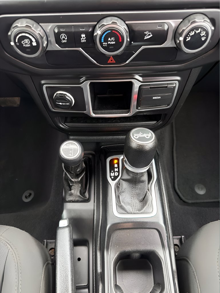 Used 2018 Jeep Wrangler Unlimited Sport AWD/4WD image 24