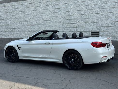 Used 2018 BMW M4 Convertible RWD image 2
