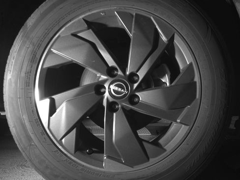 Used 2025 Nissan Rogue SV FWD image 13