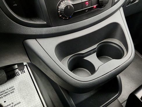 Used 2023 Mercedes-Benz Metris image 16