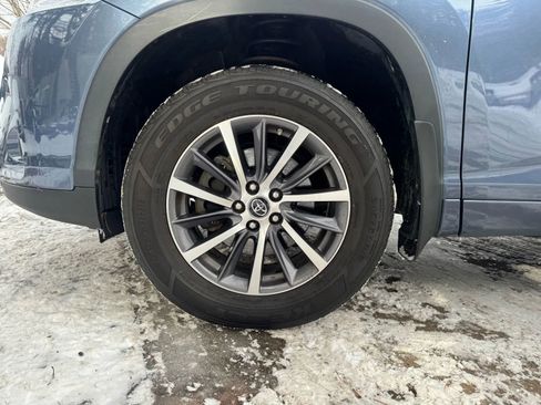 Used 2017 Toyota Highlander XLE image 32