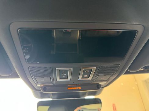 Certified 2024 Land Rover Range Rover Evoque Dynamic SE AWD/4WD image 16