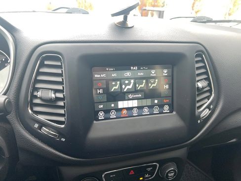 Used 2020 Jeep Compass Latitude image 38