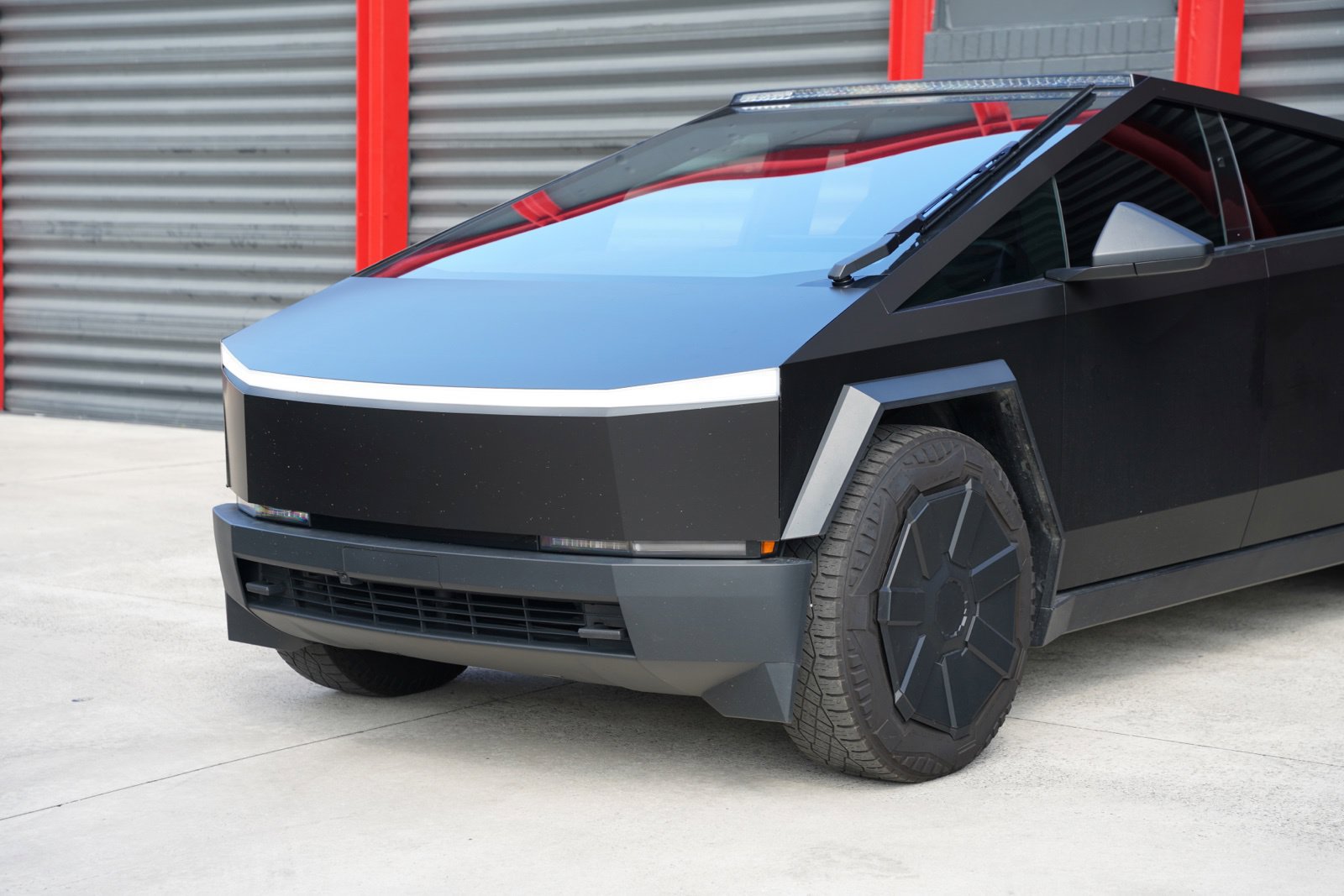 Used 2024 Tesla Cybertruck Cyberbeast AWD/4WD image 4