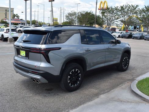 Used 2025 Chevrolet Traverse Z71 w/ Driver Confidence Package AWD/4WD image 14