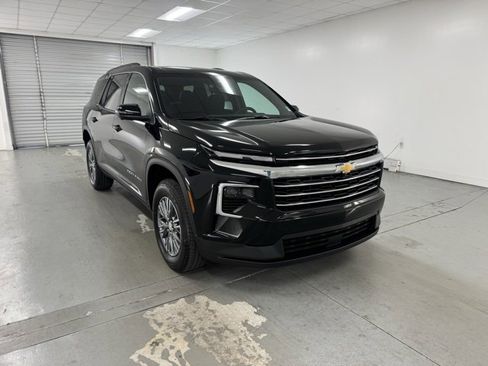 New 2026 Chevrolet Traverse LT w/ Driver Confidence Package image 3