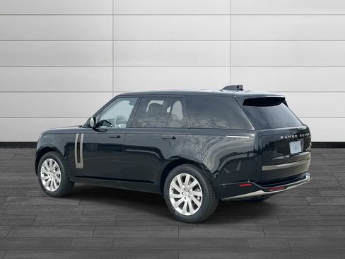 Used 2023 Land Rover Range Rover SE image 3